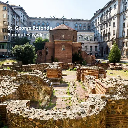 Appartamento A Luxurious 2 Bedroom In Center *