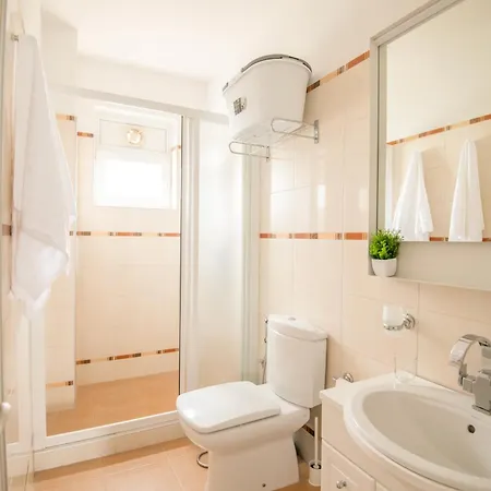 Апартамент A Luxurious 2 Bedroom In Center