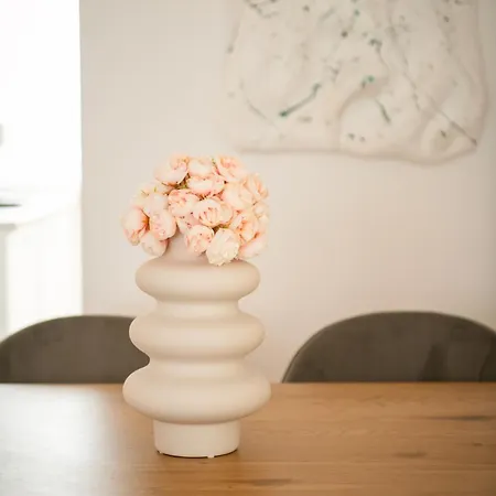 A Luxurious 2 Bedroom In Center *