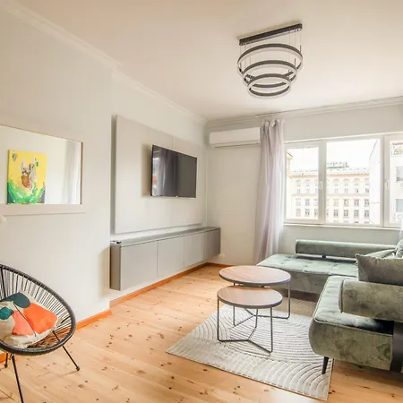 A Luxurious 2 Bedroom In Center Апартамент София