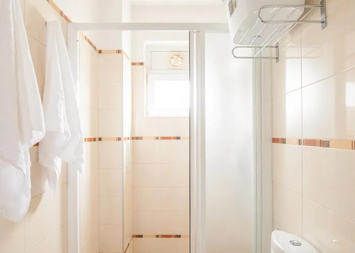 A Luxurious 2 Bedroom In Center アパート