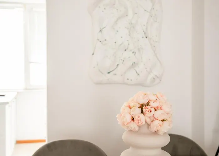 A Luxurious 2 Bedroom In Center Appartement