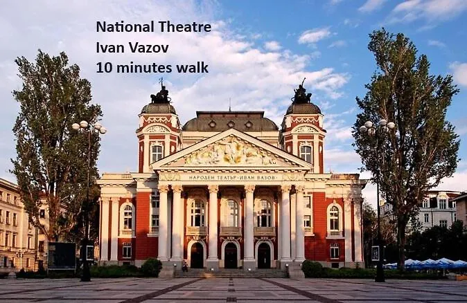 アパート A Luxurious 2 Bedroom In Center *