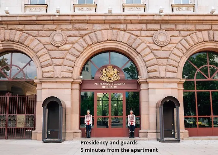 A Luxurious 2 Bedroom In Center