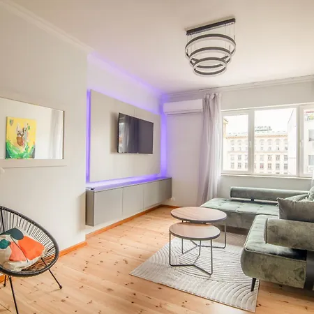 Апартаменты A Luxurious 2 Bedroom In Center