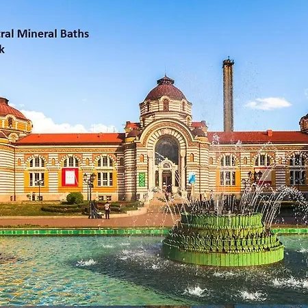 A Luxurious 2 Bedroom In Center Апартаменты *