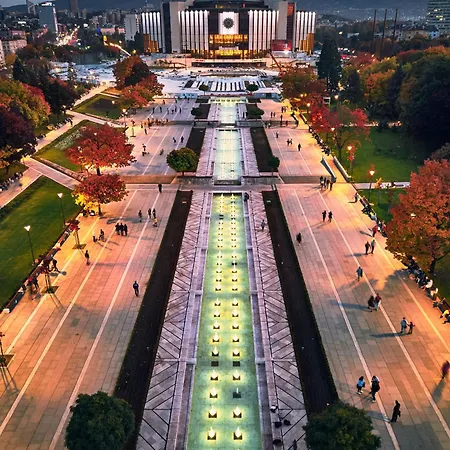 A Luxurious 2 Bedroom In Center Апартаменты София