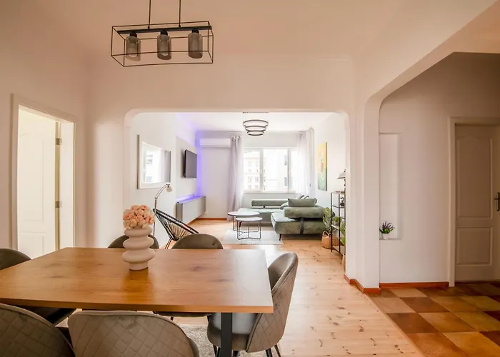 Lejlighed A Luxurious 2 Bedroom In Center